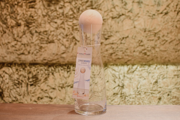 HUBERTUS Zirbenkaraffe mit Kugel 0